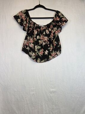 Solemio Floral Off Shoulder Flutter Sleeve Blouse Small. #0326